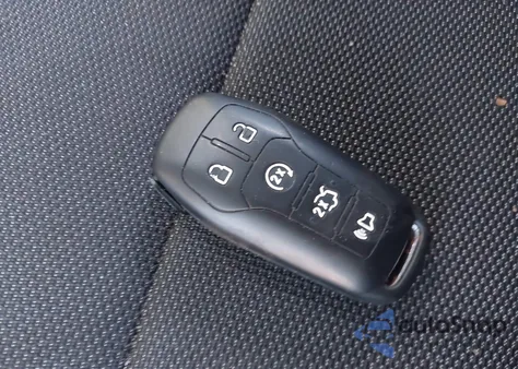 2016 Ford Mustang V6 z USA, uszkodzony, nr VIN 1FA6P8AM0G5326437